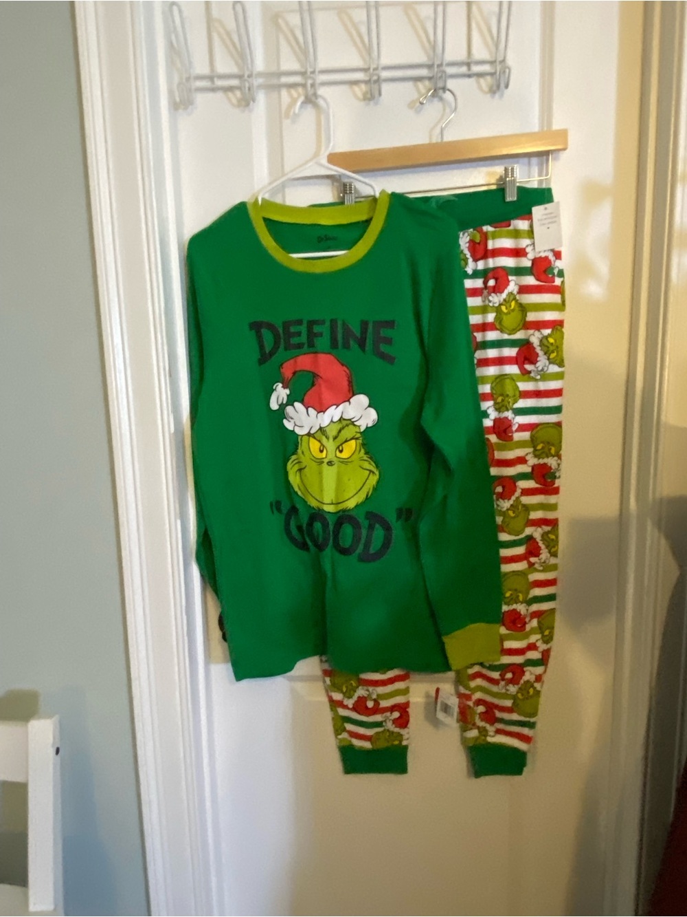 NWT Grinch 'Define Good' Pajama Set